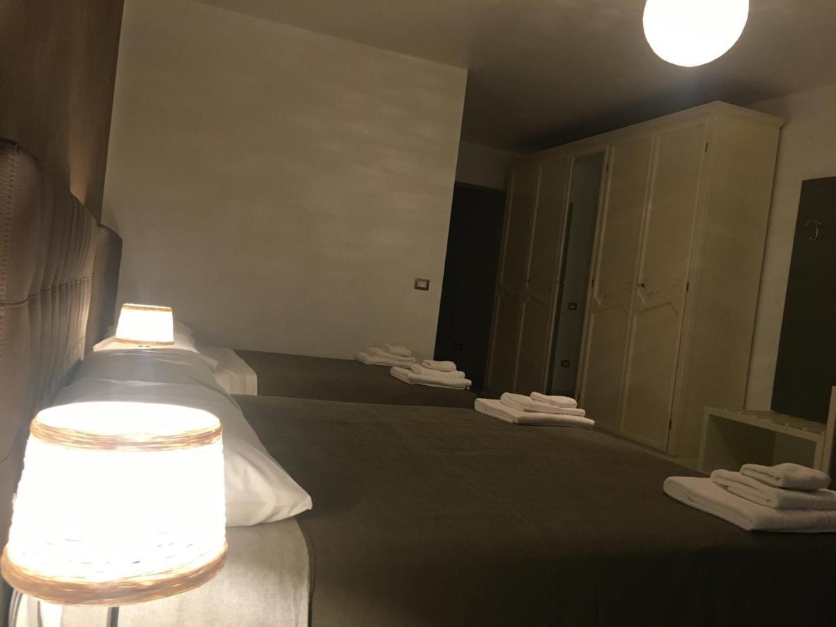 Madigans Rooms Bed&Breakfast Лечче Екстер'єр фото
