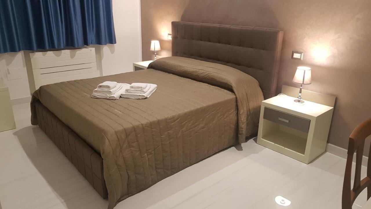 Madigans Rooms Bed&Breakfast Лечче Екстер'єр фото